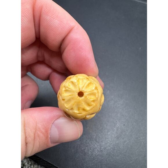 Vintage Barrel Open Weave Cross w/ Frog Couple Hand Carved Bead 38.2mm - Picture 2 of 10